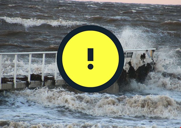 Varning för stark vind med stormbyar på fredag kväll Varning för stark vind med stormbyar på fredag kväll