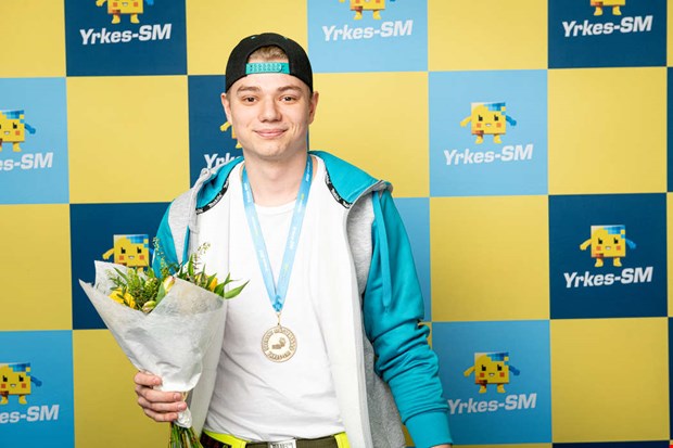 Guldglans över Perstorpselev Guldglans över Perstorpselev