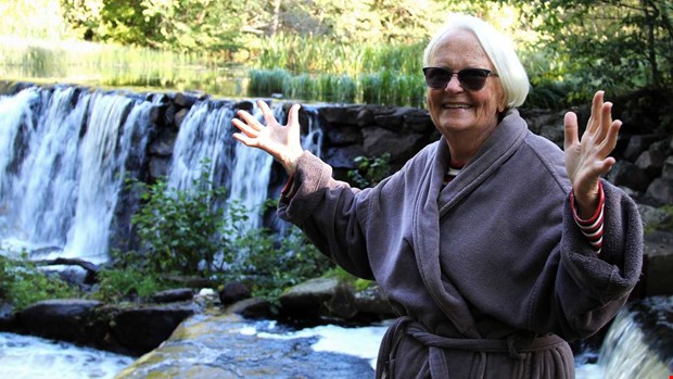 77-åriga Lilian badar året om: ”Medicin för kropp och själ”  77-åriga Lilian badar året om: ”Medicin för kropp och själ”